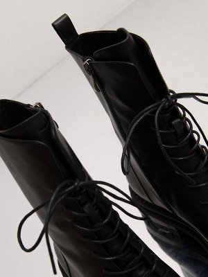 Ботинки на шнуровке W003/draft