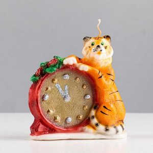 Свеча новогодняя декоративная "Тигр с часами", 11х10,5 см