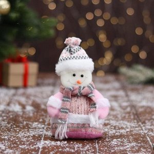 Игрушка мягкая «Снеговик в вязаном костюме» 9x15 см, розовый