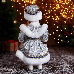 Снегурочка "В пышной шубке" с синими украшениями, 14х30 см