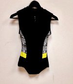 Спортивный купальник с коротким рукавом