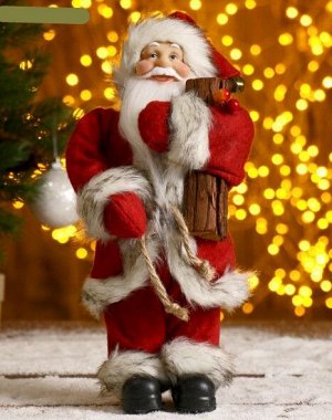 Дед Мороз в красной шубке с брёвнышком