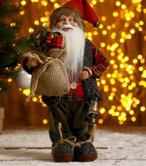 Дед Мороз в клетчатой шубке с фонариком и мешком