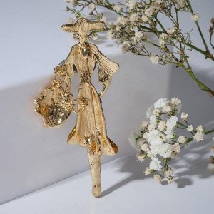 Брошь "Дама" с цветочной корзинкой, цвет серебристо-золотой