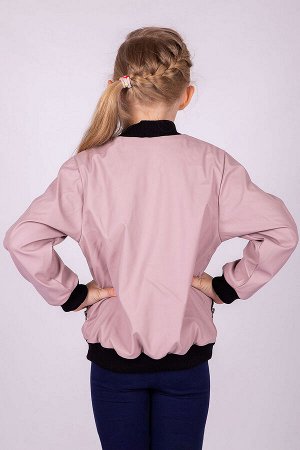 Куртка Цвет: Пудра; Материал: Эко-кожа
Ветровка-бомбер для девочки изготовлена из экокожи.
Украшает куртку контрастные замки и нашивка на левой полочке.
В прохладную,дождливую и ветренную погоду будет