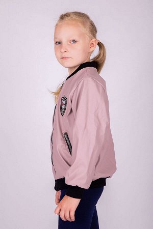 Куртка Ветровка-бомбер для девочки изготовлена из экокожи.
Украшает куртку контрастные замки и нашивка на левой полочке.
В прохладную,дождливую и ветренную погоду будет комфортно во время прогулок.
Тк
