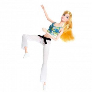 Кукла-модель шарнирная «Спортсменка с грушей» МИКС