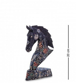 10-015 Фигурка "Лошадь" набор из трех 25,20,15 см (батик, о.Ява)
