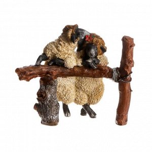 Сувенир полистоун миниатюра "Свидание овец" 9,5х6х12 см
