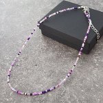 Колье-чокер из бисера короткое