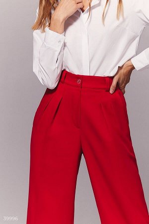 Широкие брюки красного цвета