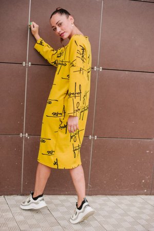 Платье Ткань: Интерлок (70% хлопок, 30% п/э)
Цвет: Желтый
Год: 2021
Страна: Россия
Платье стиля оверсайз, рукав длинный спущенный. Внутренние боковые карманы.
46 размер: длина по спинке – 100 см, длин