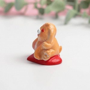Фигурка полистоун «Заяц на сердце», 4 см