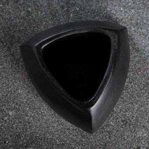 Фигурное кашпо "Треугольник" черное 0 3 л/ 10х10х8см