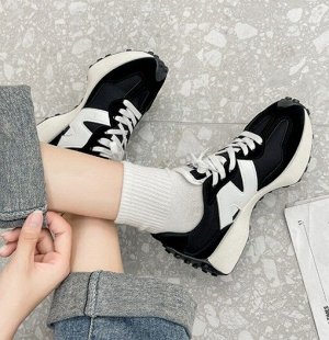 Женские кроссовки, черный/белый
