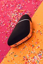 ВАКУУМ-ВОЛНОВОЙ БЕСКОНТАКТНЫЙ СТИМУЛЯТОР КЛИТОРА SATISFYER LOVE TRIANGLE, СИЛИКОН, ЧЁРНЫЙ, 8,8 СМ.