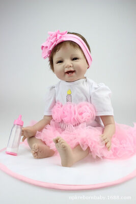 Кукла Кира Кукла-Реборн Кира
Реборн (Reborn) ― означает «рождённый заново», куклы Реборн представляют собой имитацию ребёнка-младенца, выполненную максимально реалистично
Тело мягконабивное
Изготовлен