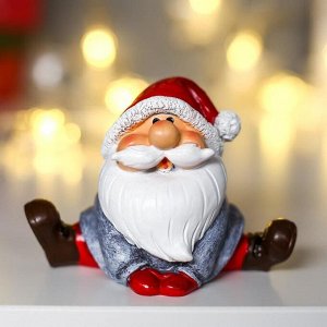 Сувенир полистоун "Дед Мороз в сером кафтане в колпаке на шпагате" 6,5х9,7х5,2 см