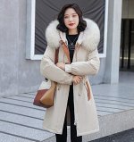 Женская зимняя парка, с оранжевыми карманами, цвет молочный