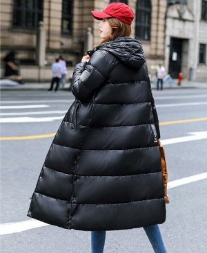 Женская демисезонная куртка, с капюшоном, с боковыми вырезами, цвет черный