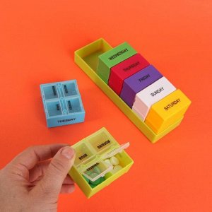 Таблетница-органайзер «Неделька», английские буквы, 7 контейнеров по 4 секции, цвет МИКС