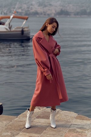 Женственное пальто темно-розового цвета