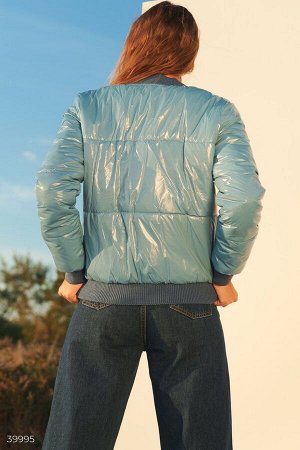 Голубая куртка из плащевой ткани