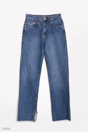 Стильные джинсы с разрезами
