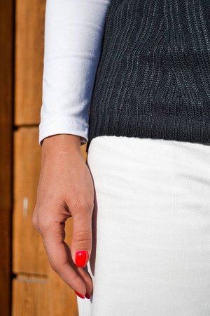 Жилет Трикотажные жилеты - базовый предмет женского гардероба, способный придать образу стильный, эффектный и элегантный облик. Жилет является универсальным, он подходит для повседневного ношения, офи