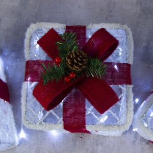 Фигура текстиль "Подарки белые с красной лентой" 15х20х25 см, 60 LED, 220V, БЕЛЫЙ