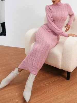 Платье-свитер вязаный с высоким воротником с разрезом сзади