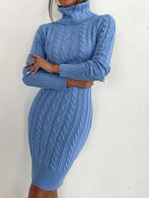 Облегающее платье-свитер с высоким воротником вязаный