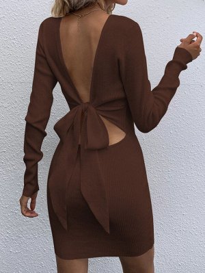 Облегающее платье-свитер с открытой спиной и узлом