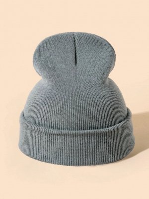 Простая вязанная шапка