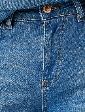 джинсы Материал: %99  Хлопок, %1  эластан Параметры модели: рост: 191 cm, грудь: 98, талия: 78, бедра: 94 Надет размер: 32/34