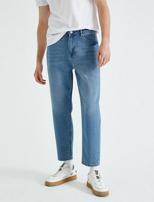 джинсы Материал: %100  Хлопок Параметры модели: рост: 191 cm, грудь: 98, талия: 78, бедра: 94 Надет размер: 32/34
