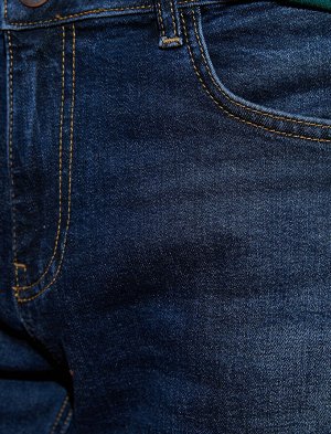 джинсы Материал: %99  Хлопок, %1  эластан Параметры модели: рост: 187 cm, грудь: 90, талия: 71, бедра: 0 Надет размер: 32/34