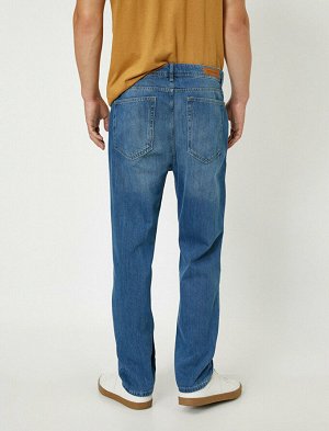 джинсы Материал: %100  Хлопок Параметры модели: рост: 187 cm, грудь: 99, талия: 75, бедра: 94 Надет размер: 27/32