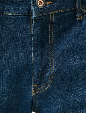 джинсы Материал: %98  Хлопок, %2  эластан Параметры модели: рост: 186 cm, грудь: 91, талия: 75, бедра: 94 Надет размер: 32/34