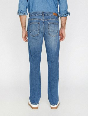 джинсы Материал: %98  Хлопок, %2  эластан Параметры модели: рост: 188 cm, грудь: 99, талия: 85, бедра: 100 Надет размер: 32/34