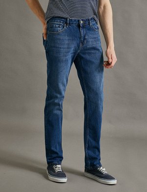 джинсы Материал: %99  Хлопок, %1  эластан Параметры модели: рост: 188 cm, грудь: 94, талия: 77, бедра: 0 Надет размер: 32/34