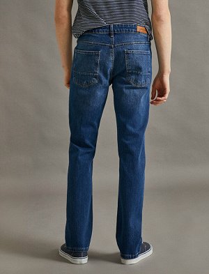джинсы Материал: %99  Хлопок, %1  эластан Параметры модели: рост: 188 cm, грудь: 94, талия: 77, бедра: 0 Надет размер: 32/34