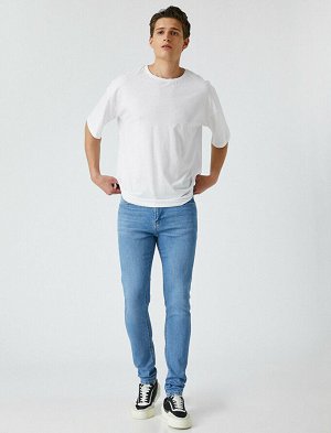 джинсы Материал: %99  Хлопок, %1  эластан Параметры модели: рост: 188 cm, грудь: 96, талия: 78, бедра: 0 Надет размер: 32/34