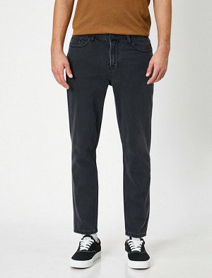 джинсы Материал: %100  Хлопок Параметры модели: рост: 189 cm, грудь: 98, талия: 75, бедра: 95 Надет размер: 32/34