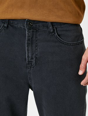 джинсы Материал: %100  Хлопок Параметры модели: рост: 189 cm, грудь: 98, талия: 75, бедра: 95 Надет размер: 32/34