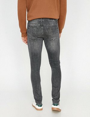 джинсы Материал: %98.5  Хлопок Параметры модели: рост: 188 cm, грудь: 99, талия: 75, бедра: 95 Надет размер: 27/32