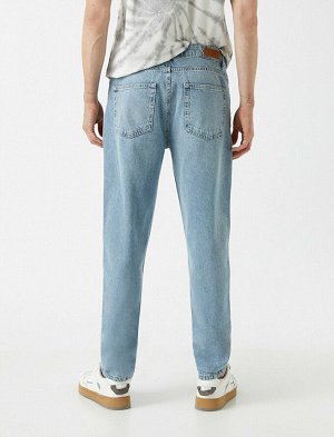 джинсы Материал: %100  Хлопок Параметры модели: рост: 188 cm, грудь: 98, талия: 82, бедра: 95 Надет размер: 32/34