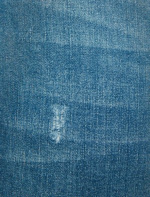 джинсы Материал: %98  Хлопок, %2  эластан Параметры модели: рост: 188 cm, грудь: 99, талия: 78, бедра: 96