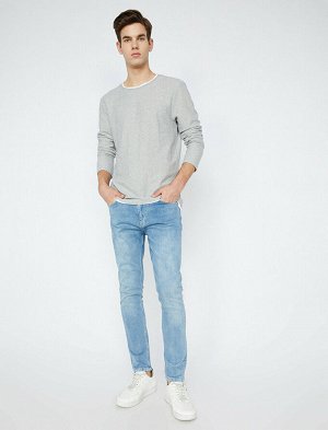 джинсы Материал: %99  Хлопок, %1  эластан Параметры модели: рост: 190 cm, грудь: 80, талия: 98, бедра: 98