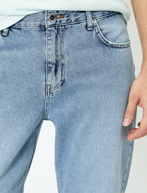 джинсы Материал: %100  Хлопок Параметры модели: рост: 188 cm, грудь: 98, талия: 81, бедра: 94 Надет размер: 32/34